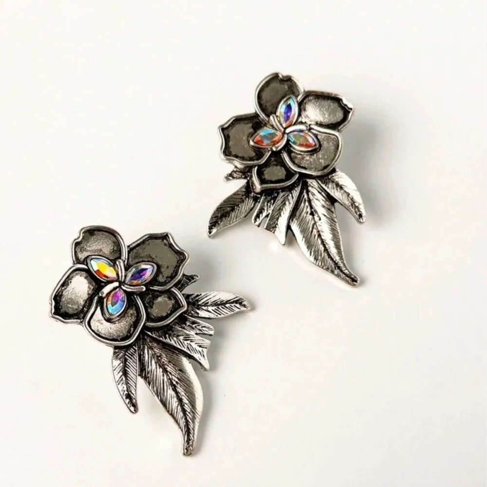 2/$30🌵 Silver Floral Earrings Tropical Iridescent Rhinestones Boho Jewelry NEW
